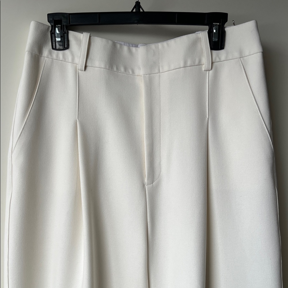 Smythe Women's Ivory Suit- like new - Picture 8 of 15